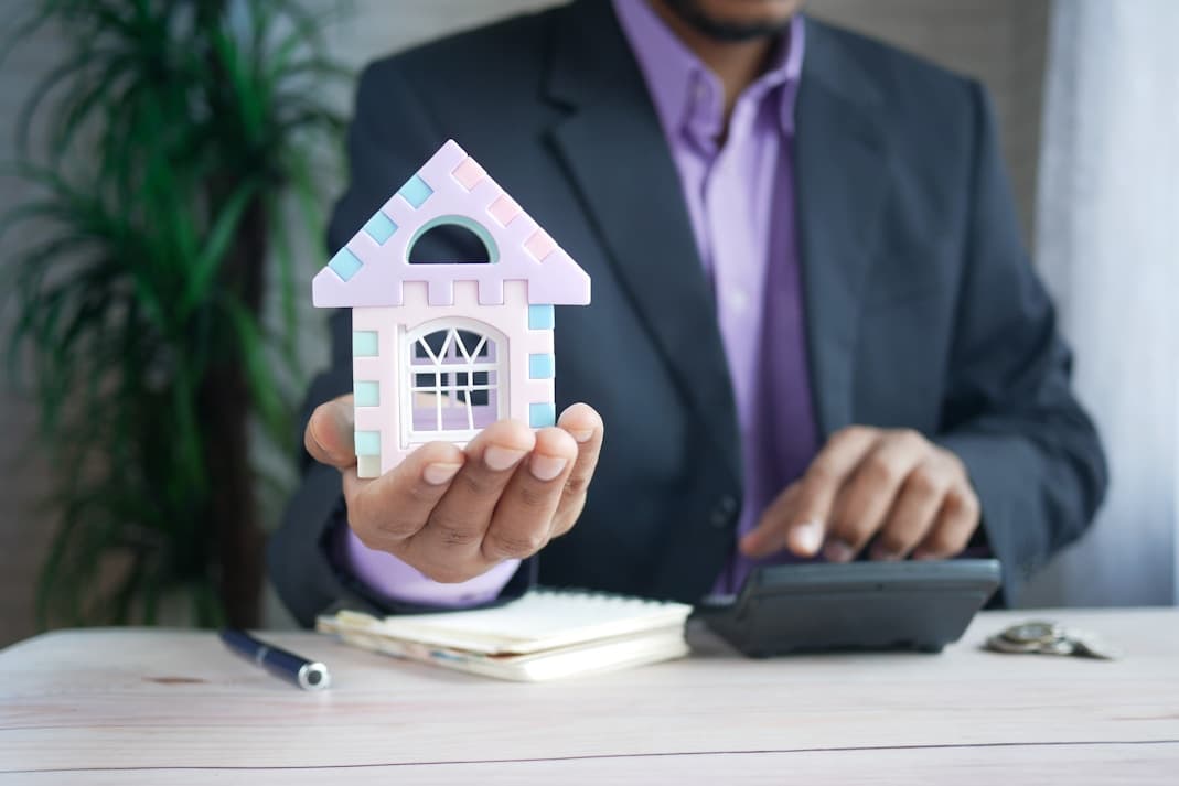 Advisor reviewing a housing decision